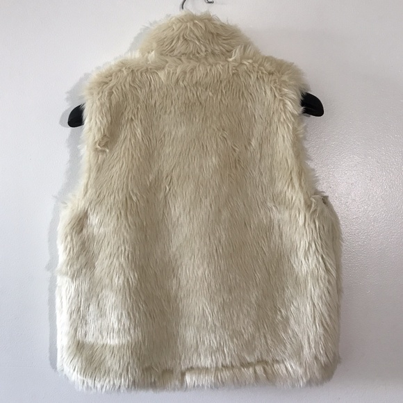 Faux fur Cream Comfy Vest Joe Fresh Small - Picture 3 of 5